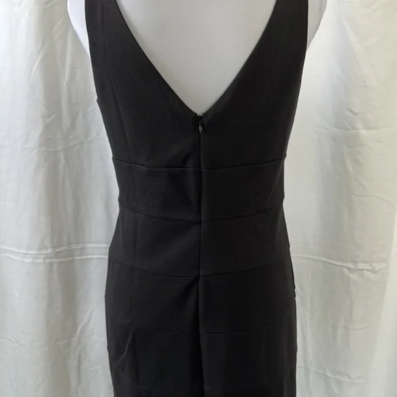 Black Sleeveless Bodycon Dress - Picture 4 of 5